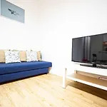 Spacious With 3 Meter Ceilings, Powisle, The Old Town *