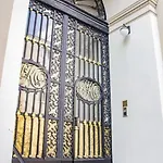 Spacious With 3 Meter Ceilings, Powisle, The Old Town