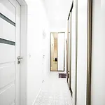 Spacious With 3 Meter Ceilings, Powisle, The Old Town Varsovie