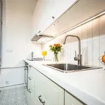 Spacious With 3 Meter Ceilings, Powisle, The Old Town Varsovie