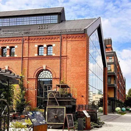 Spacious With 3 Meter Ceilings, Powisle, The Old Town