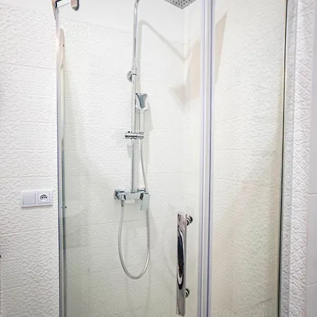 Spacious With 3 Meter Ceilings, Powisle, The Old Town شقة