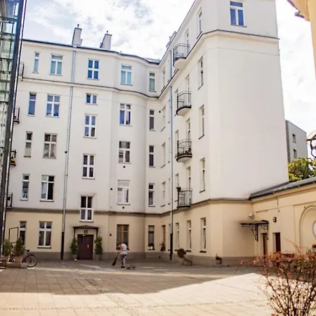 Spacious With 3 Meter Ceilings, Powisle, The Old Town Apartment