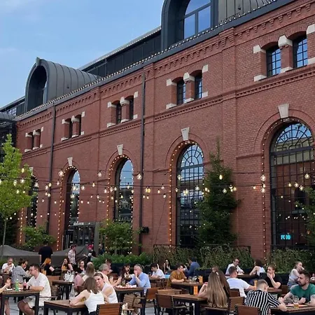 Spacious With 3 Meter Ceilings, Powisle, The Old Town