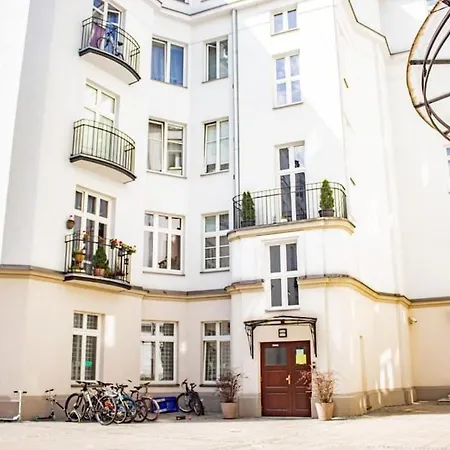 Apartment Spacious With 3 Meter Ceilings, Powisle, The Old Town *